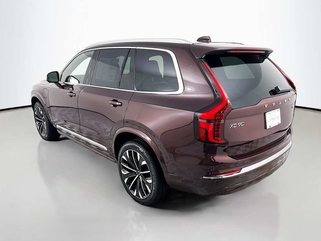2026 Volvo Xc90 Plug-In Hybrid T8 Plus - Image 3