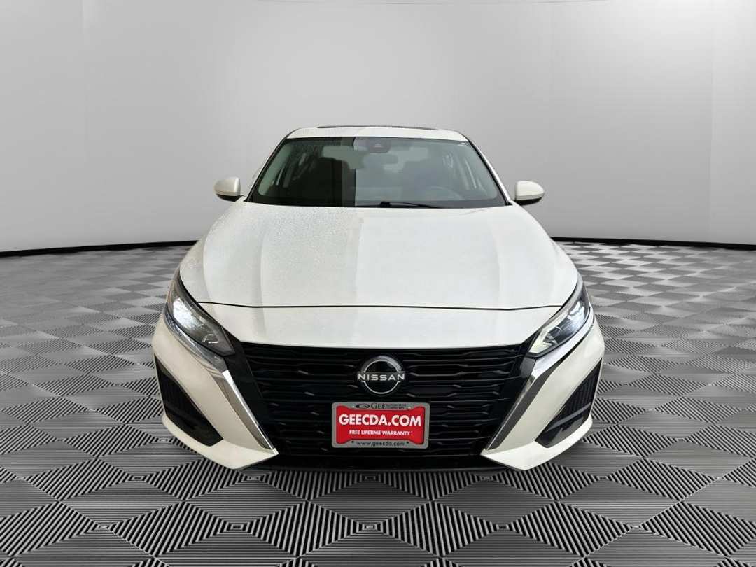 2024 Nissan Altima 2.5 SV - Image 2