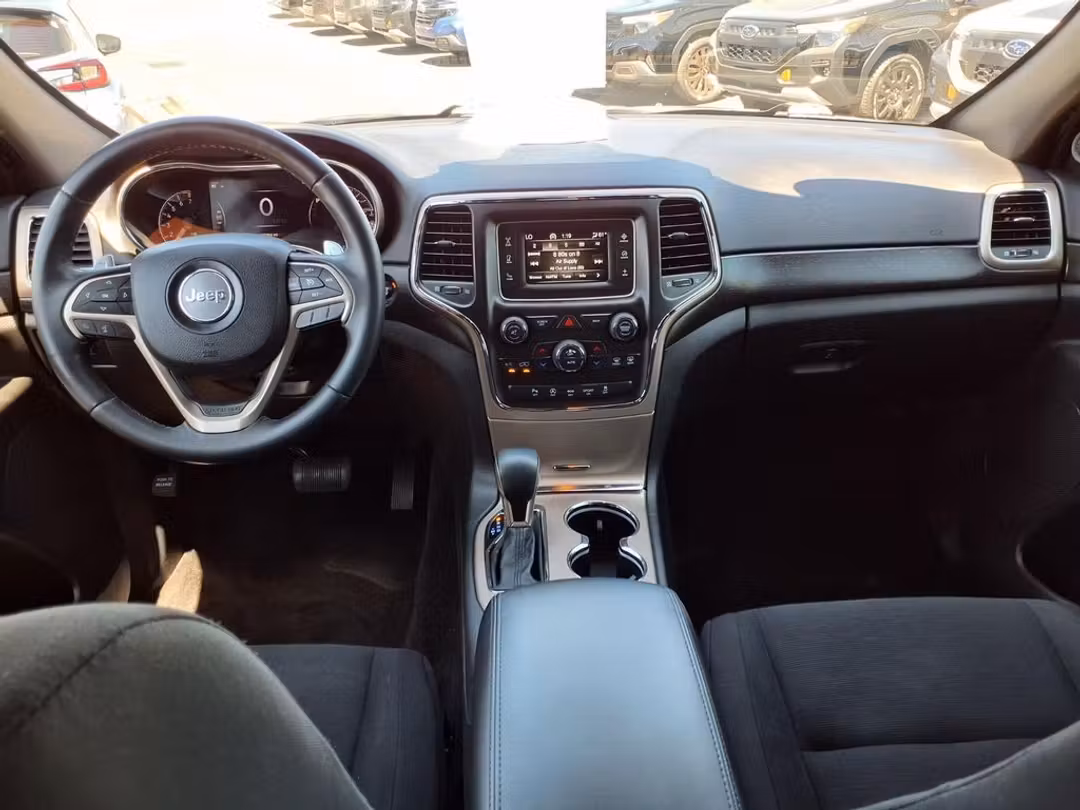 2017 Jeep Grand Cherokee Laredo - Image 2