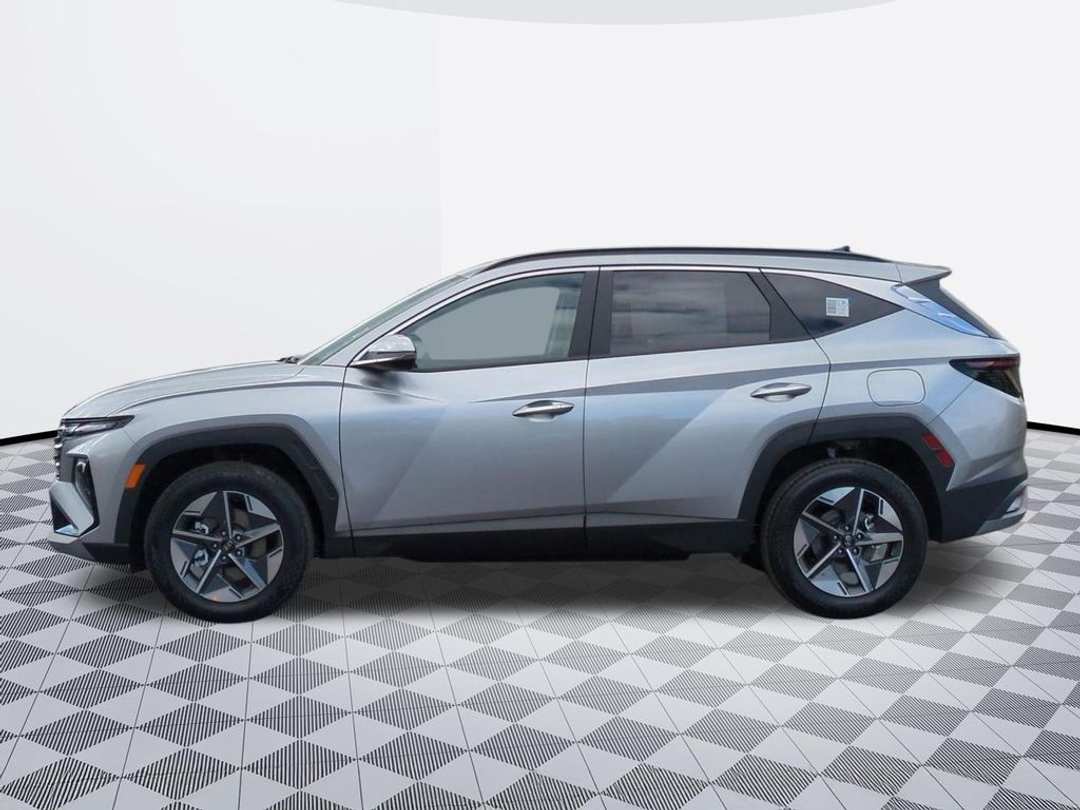 2026 Hyundai Tucson SEL Premium - Image 3