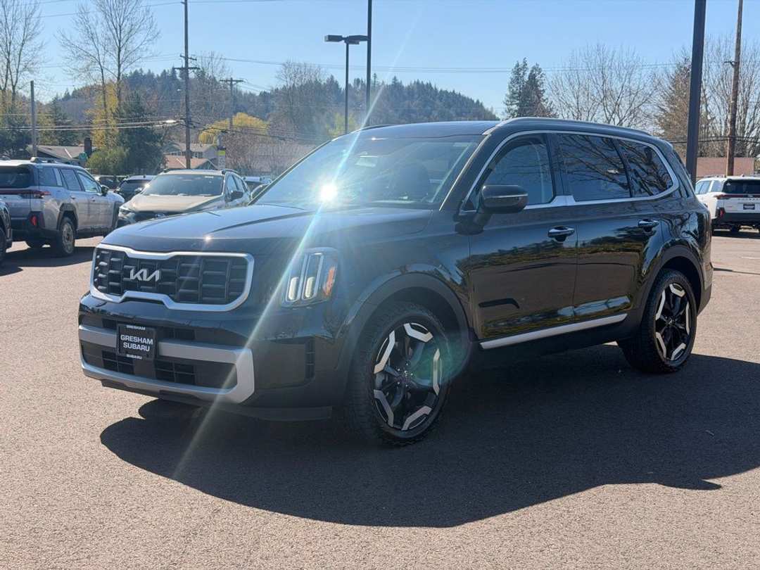2023 Kia Telluride S - Image 3