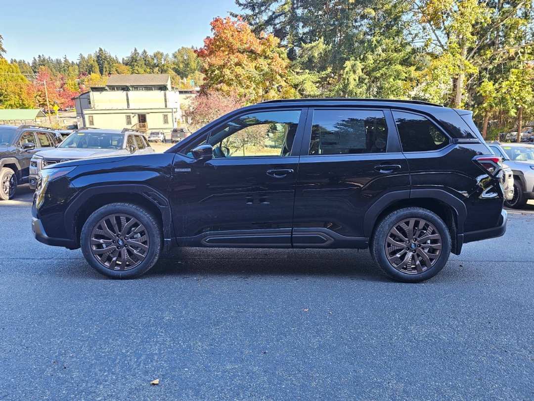 2026 Subaru Forester Sport Hybrid - Image 2