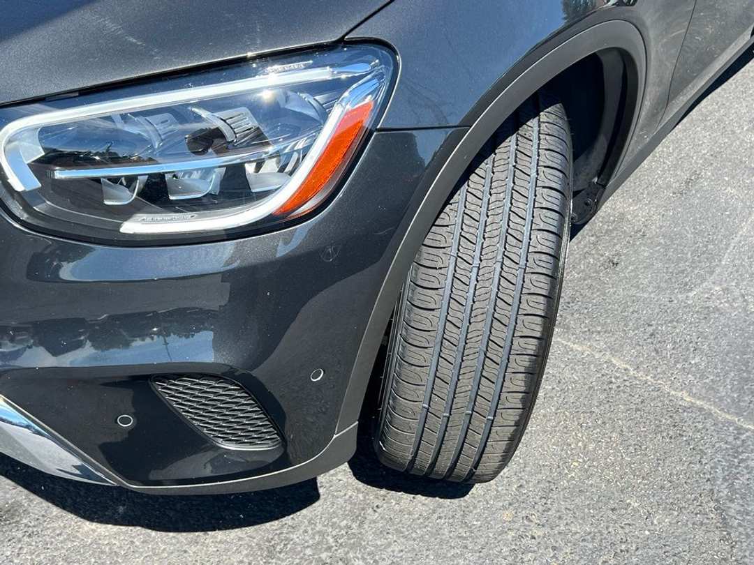 2022 Mercedes-Benz GLC GLC 300 - Image 3