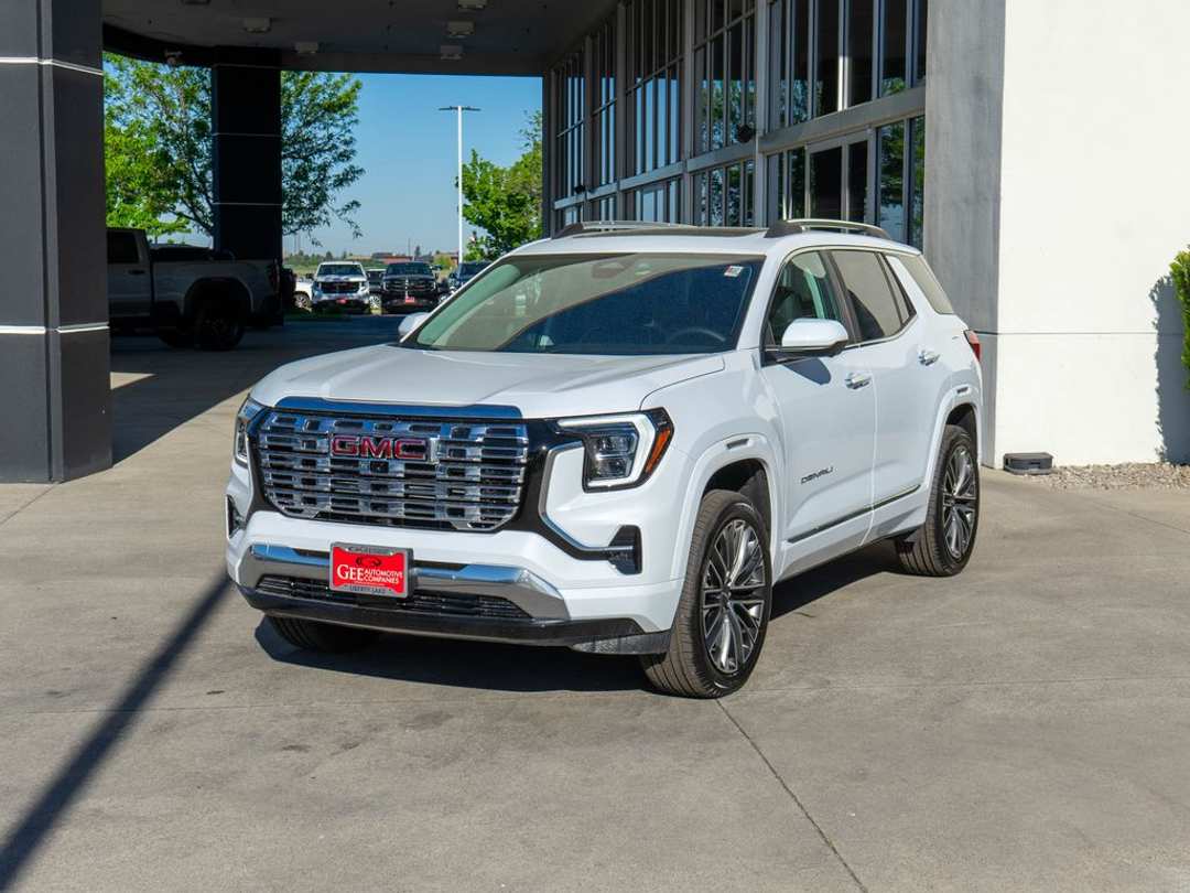 2026 GMC Terrain Denali - Image 3