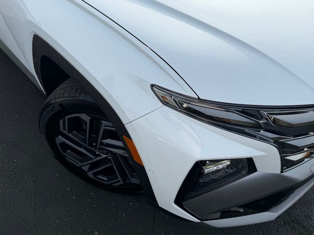 2025 Hyundai Tucson Hybrid Limited - Image 2