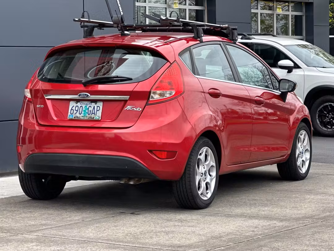 2011 Ford Fiesta SES - Image 3
