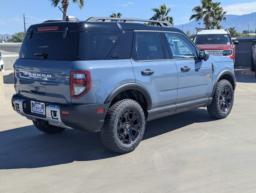 2026 Ford Bronco Sport Badlands - Image 2