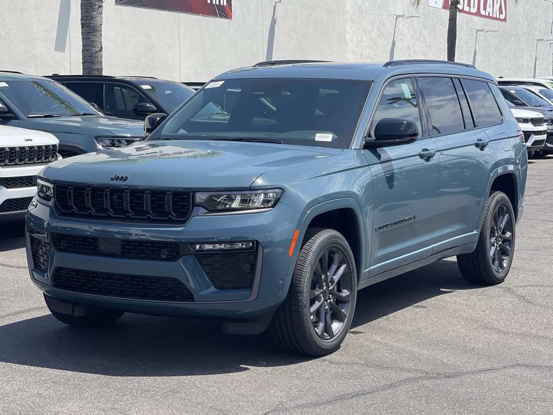 2026 Jeep Grand Cherokee L Limited Reserve - Image 3