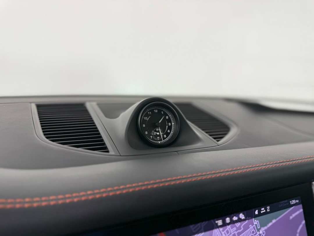 2025 Porsche Macan T - Photo 29