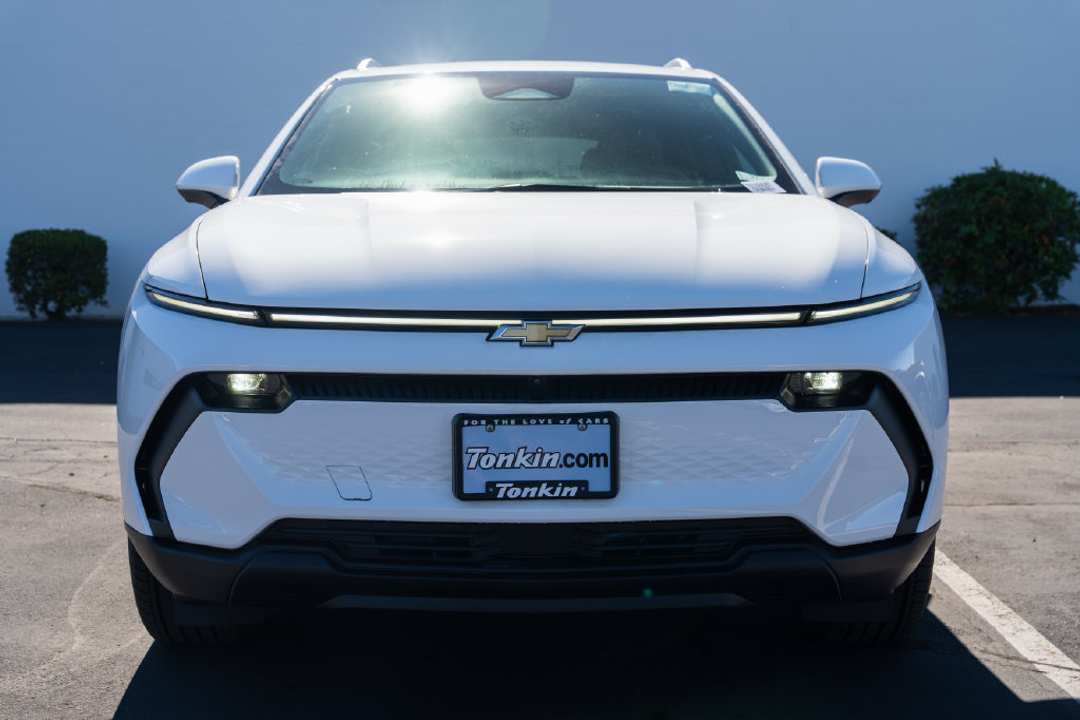 2026 Chevrolet Equinox Ev LT - Image 2