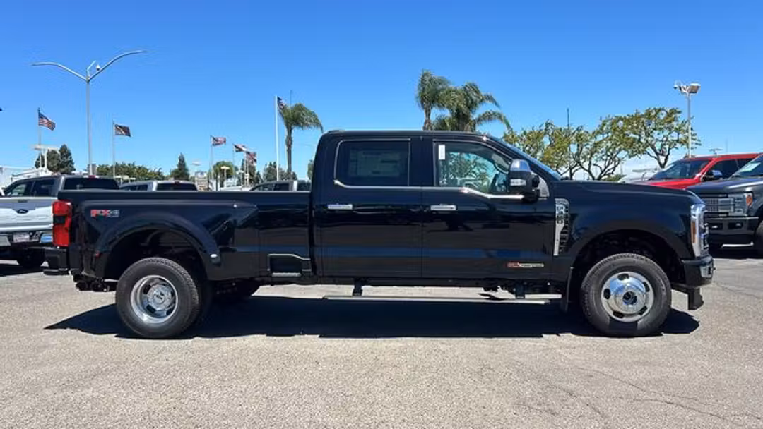 2026 Ford F-350Sd Platinum - Image 2