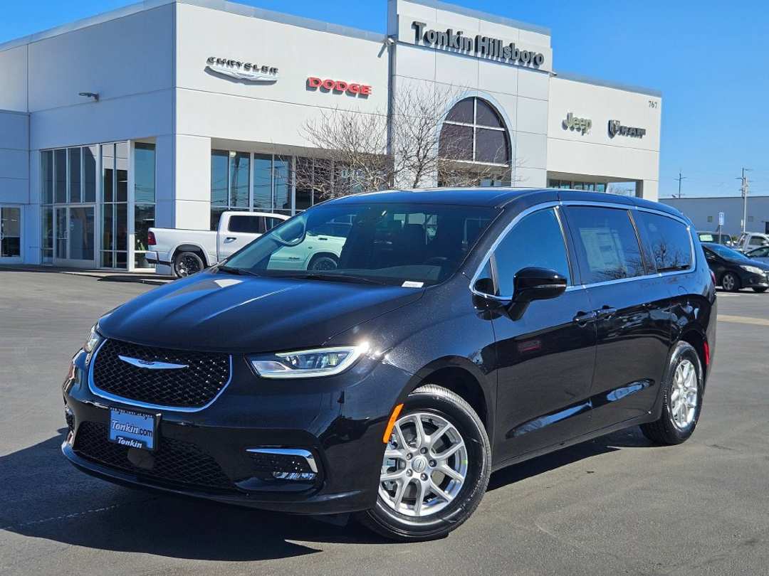 2026 Chrysler Pacifica Select - Image 2
