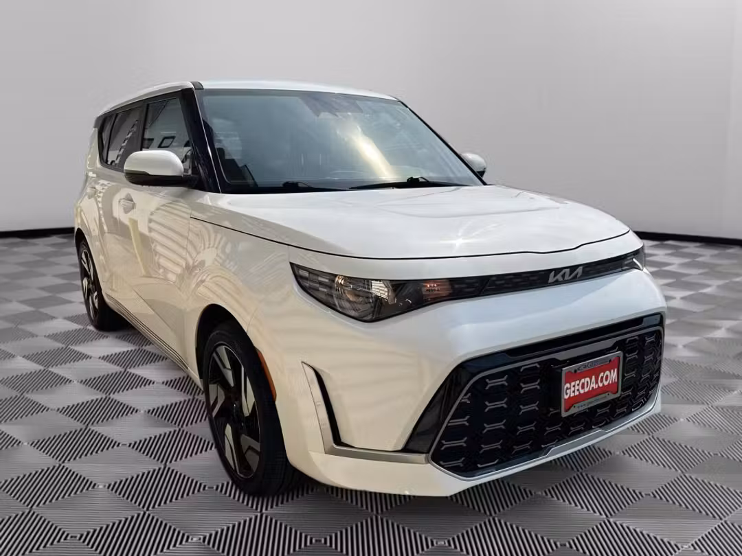 2023 Kia Soul GTLine - Image 3