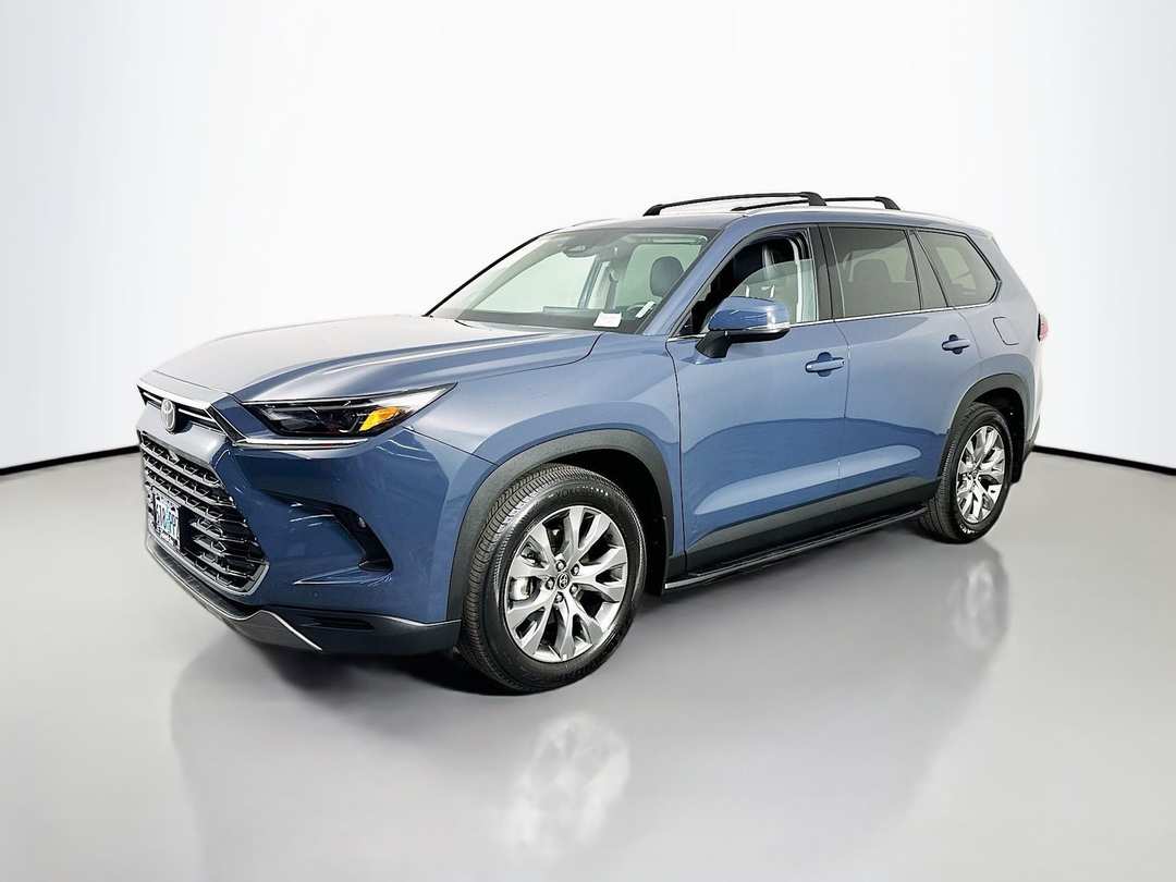2024 Toyota Grand Highlander Limited - Image 3