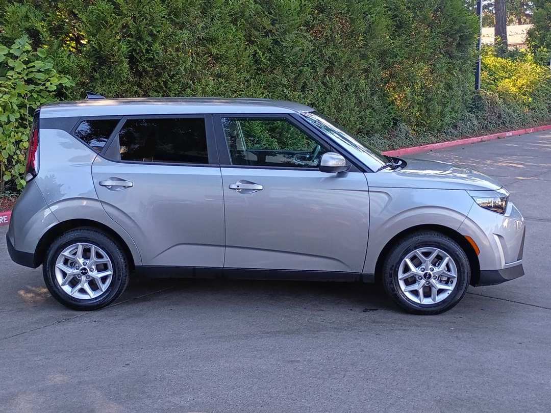 2025 Kia Soul S - Image 3