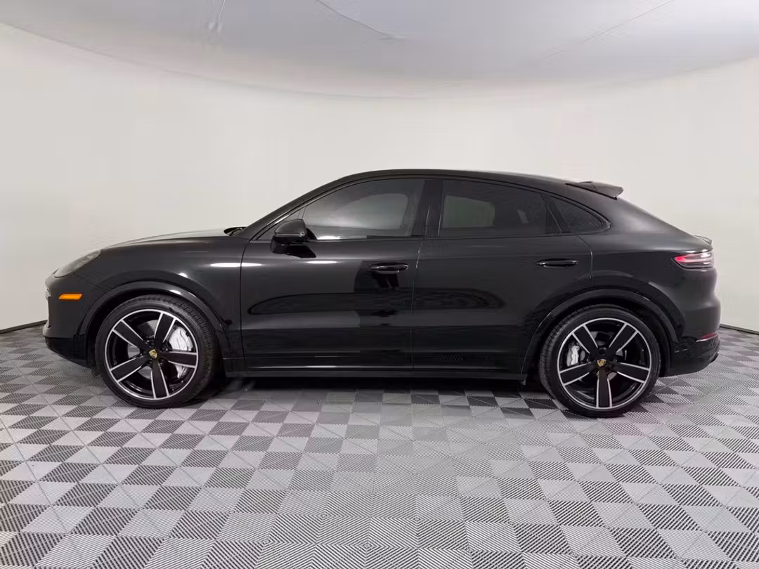 2023 Porsche Cayenne Turbo - Image 2