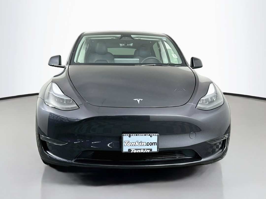 2024 Tesla Model Y Standard Range - Image 3