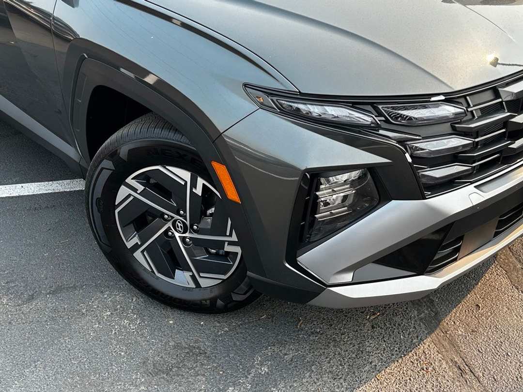 2026 Hyundai Tucson Hybrid Blue SE - Image 2