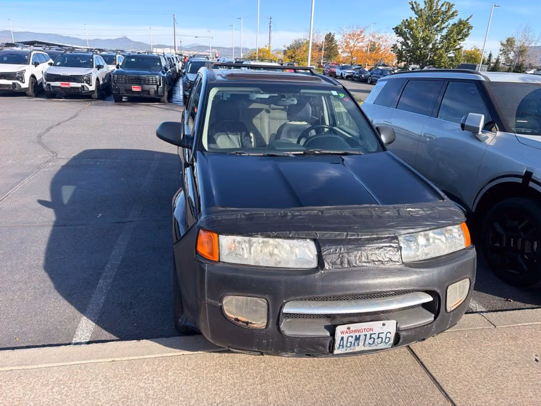 2004 Saturn Vue V6 - Image 2
