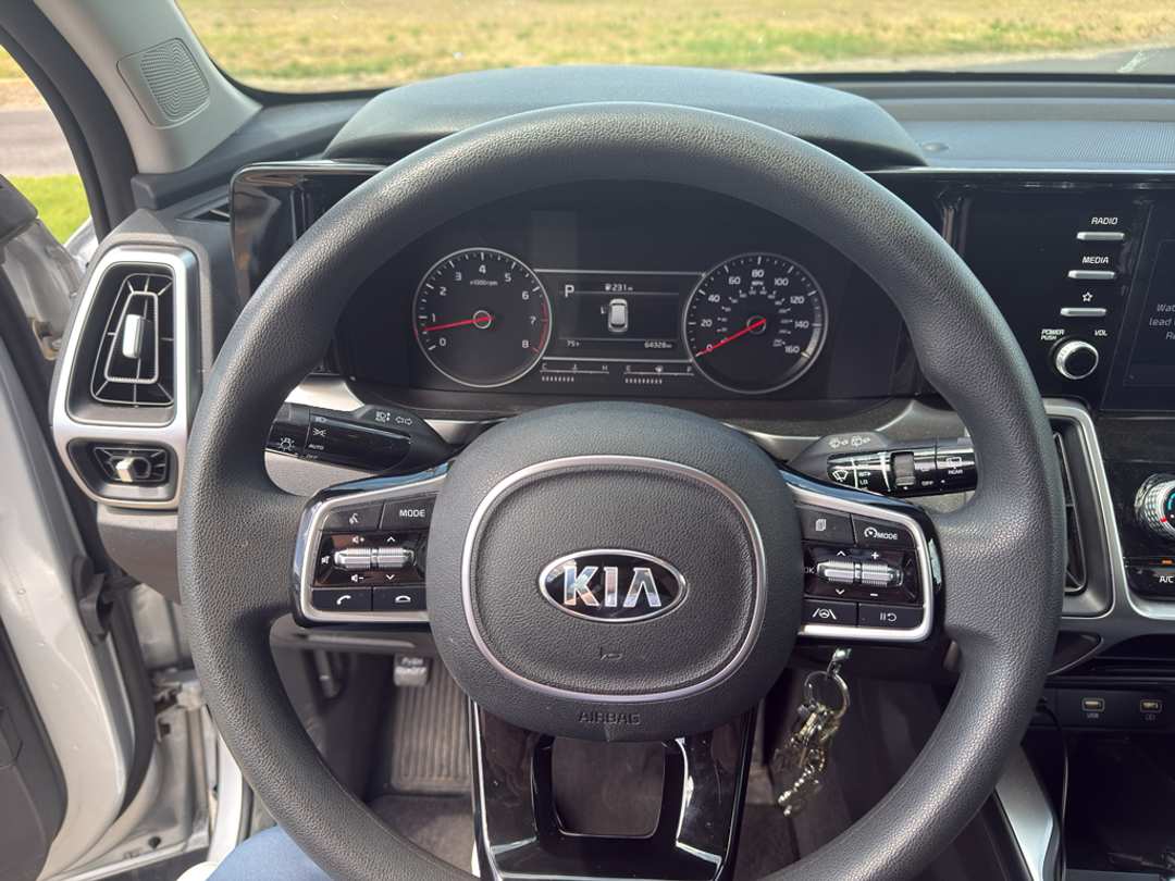 2021 Kia Sorento LX - Image 3