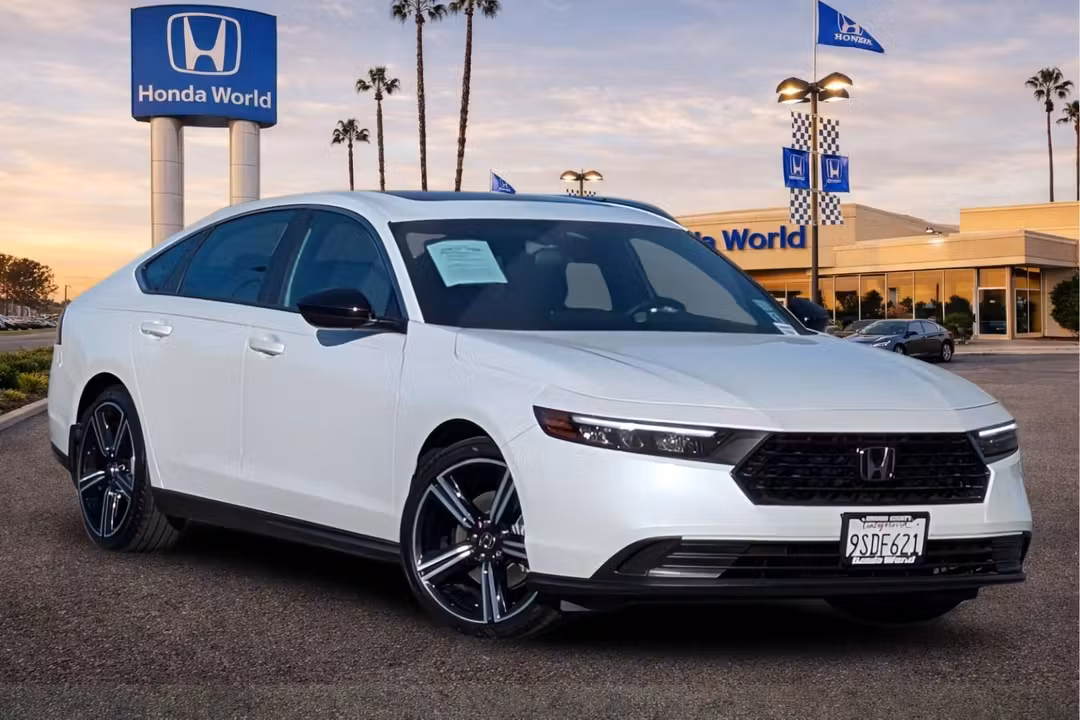 2025 Honda Accord Hybrid Sport - Image 2