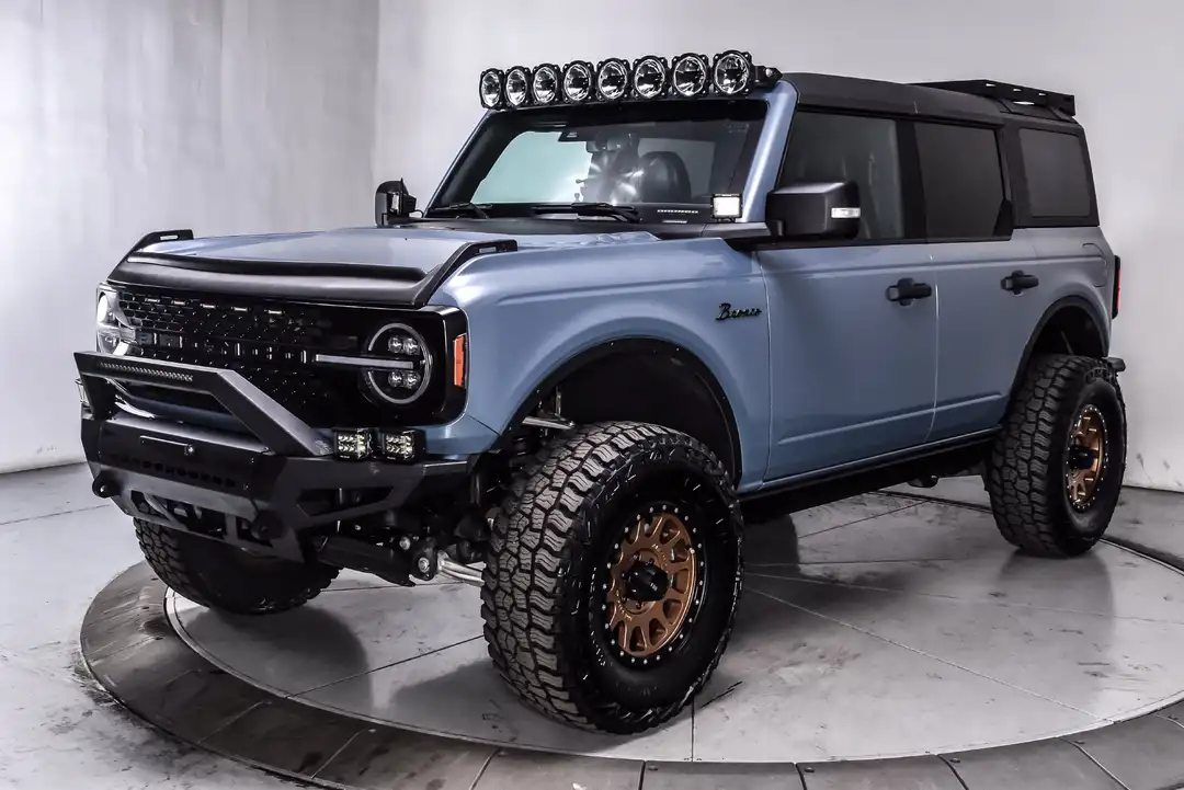 2023 Ford Bronco Wildtrak - Image 3