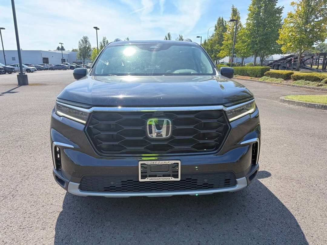 2023 Honda Pilot Elite - Image 2