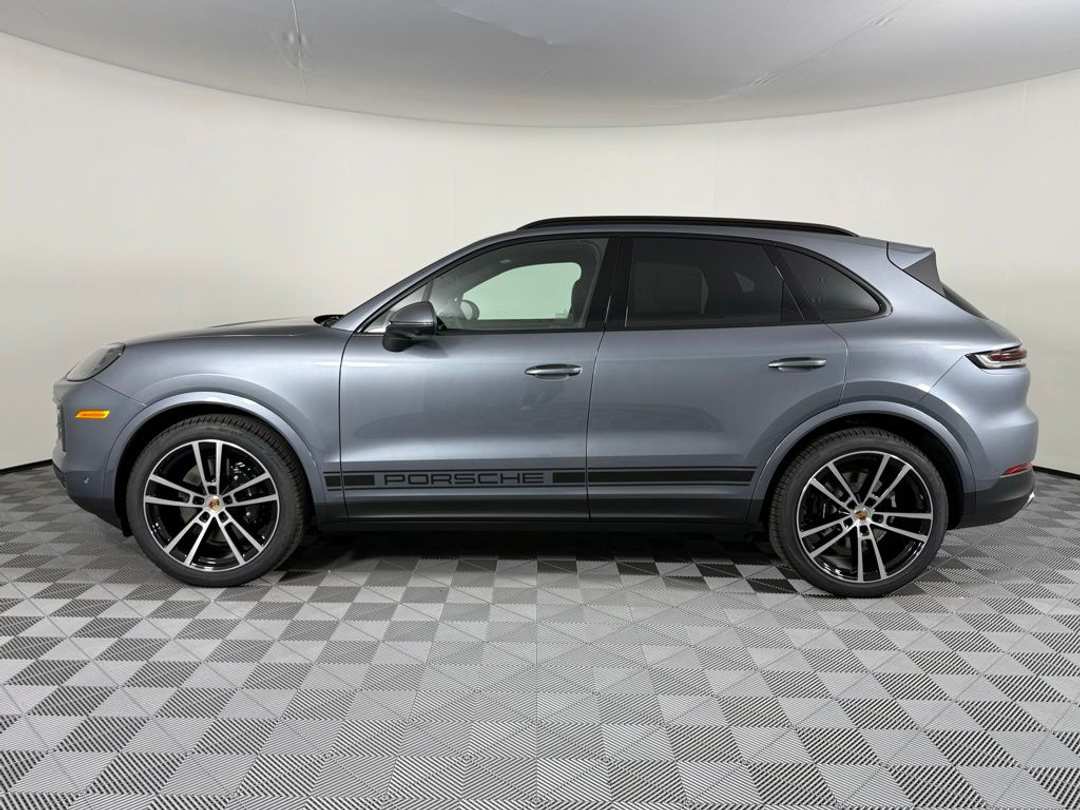 2026 Porsche Cayenne - Image 2