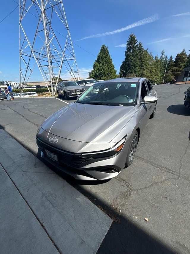 2025 Hyundai Elantra SEL Convenience
