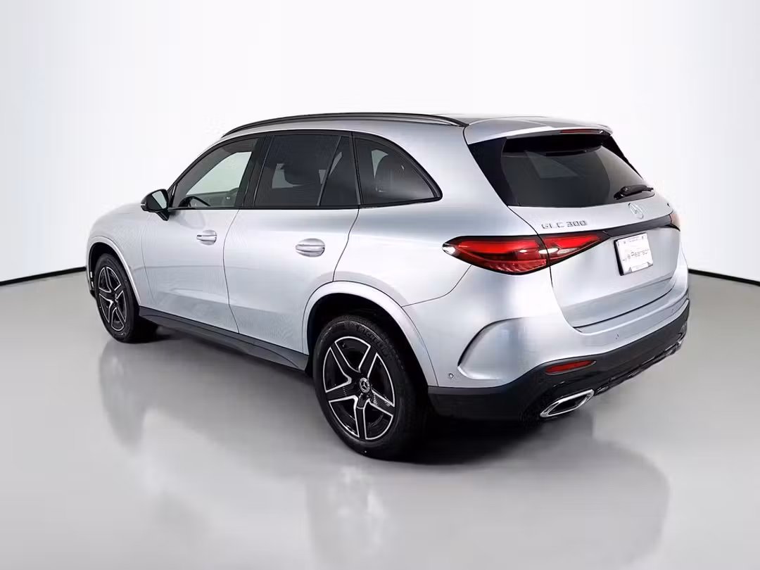2026 Mercedes-Benz GLC GLC 300 - Image 3