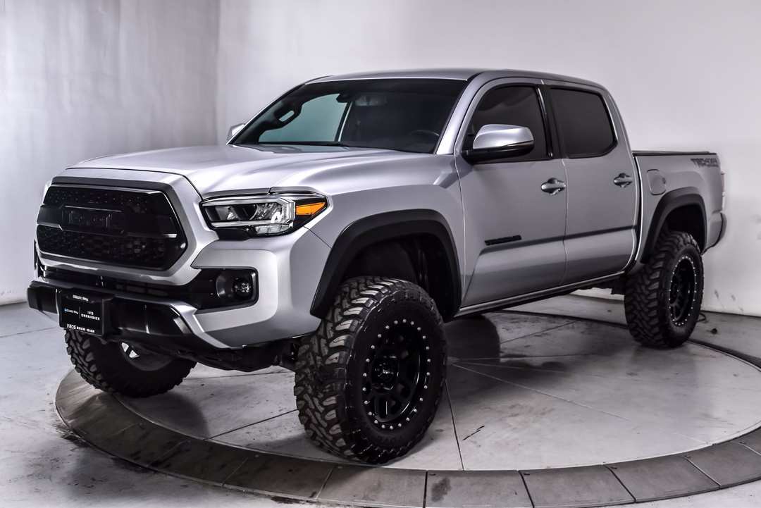 2020 Toyota Tacoma TRD OffRoad - Image 3