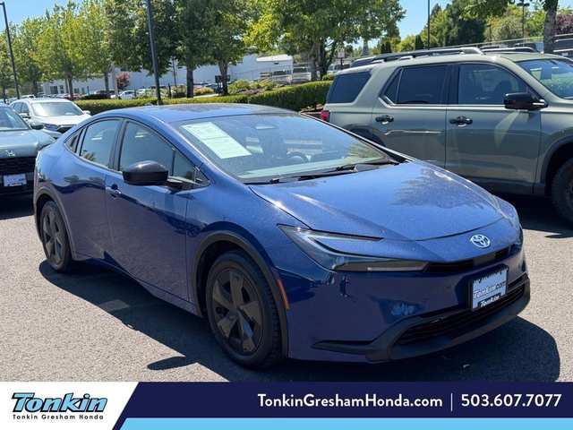 2025 Toyota Prius LE
