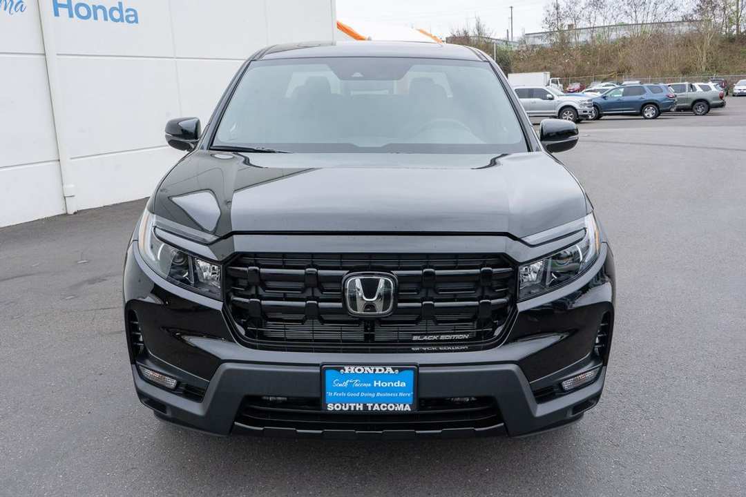 2026 Honda Ridgeline Black Edition w/Tailgate Blackout - Image 3