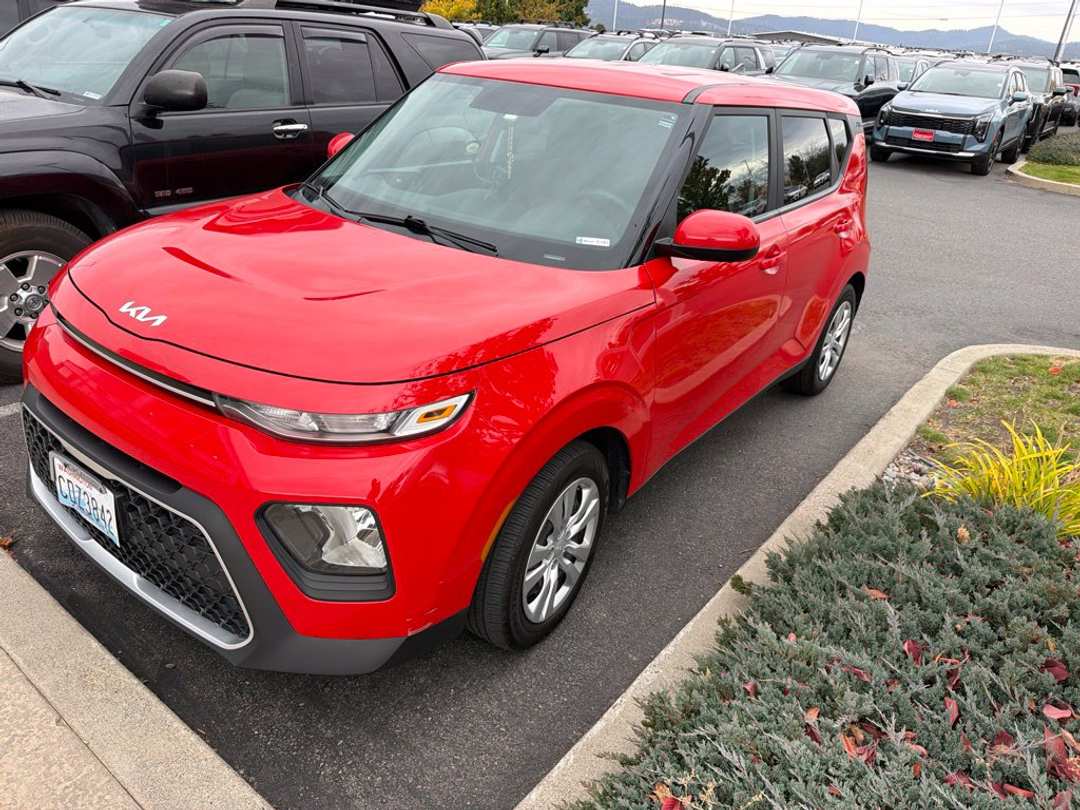 2022 Kia Soul LX - Image 2