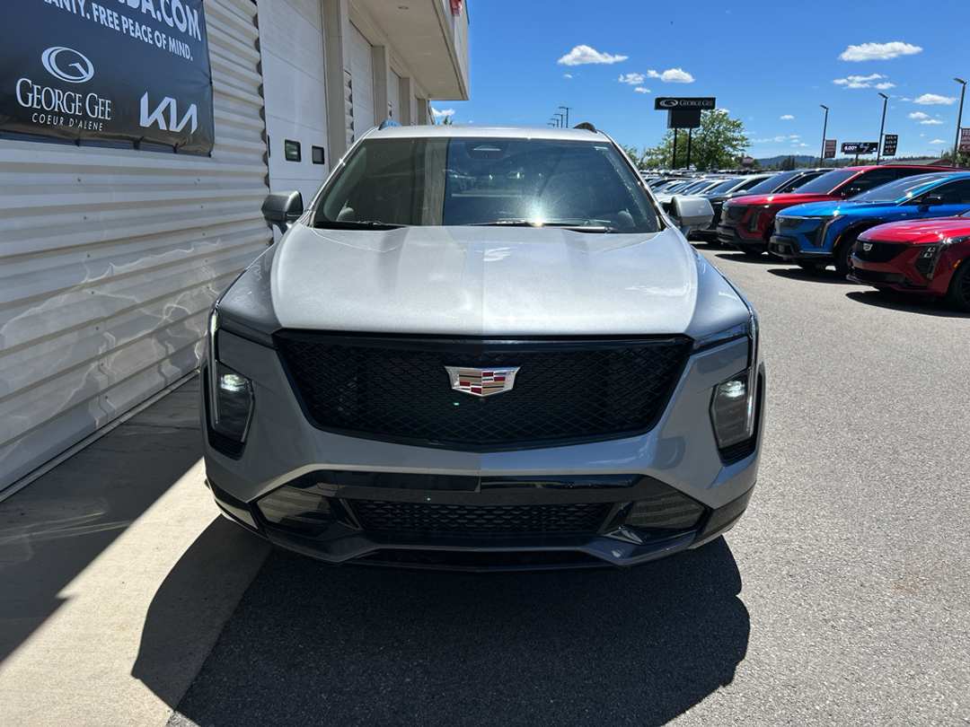2024 Cadillac Xt4 Sport - Image 2