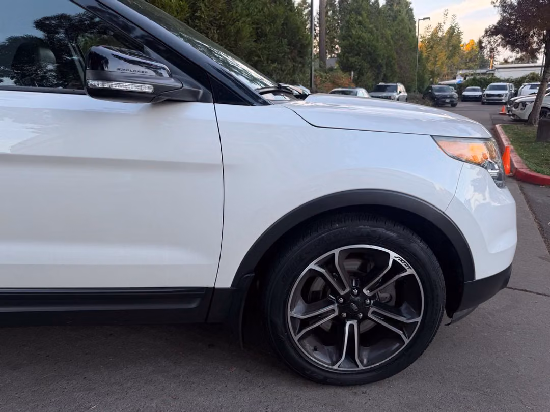 2015 Ford Explorer Sport - Image 3