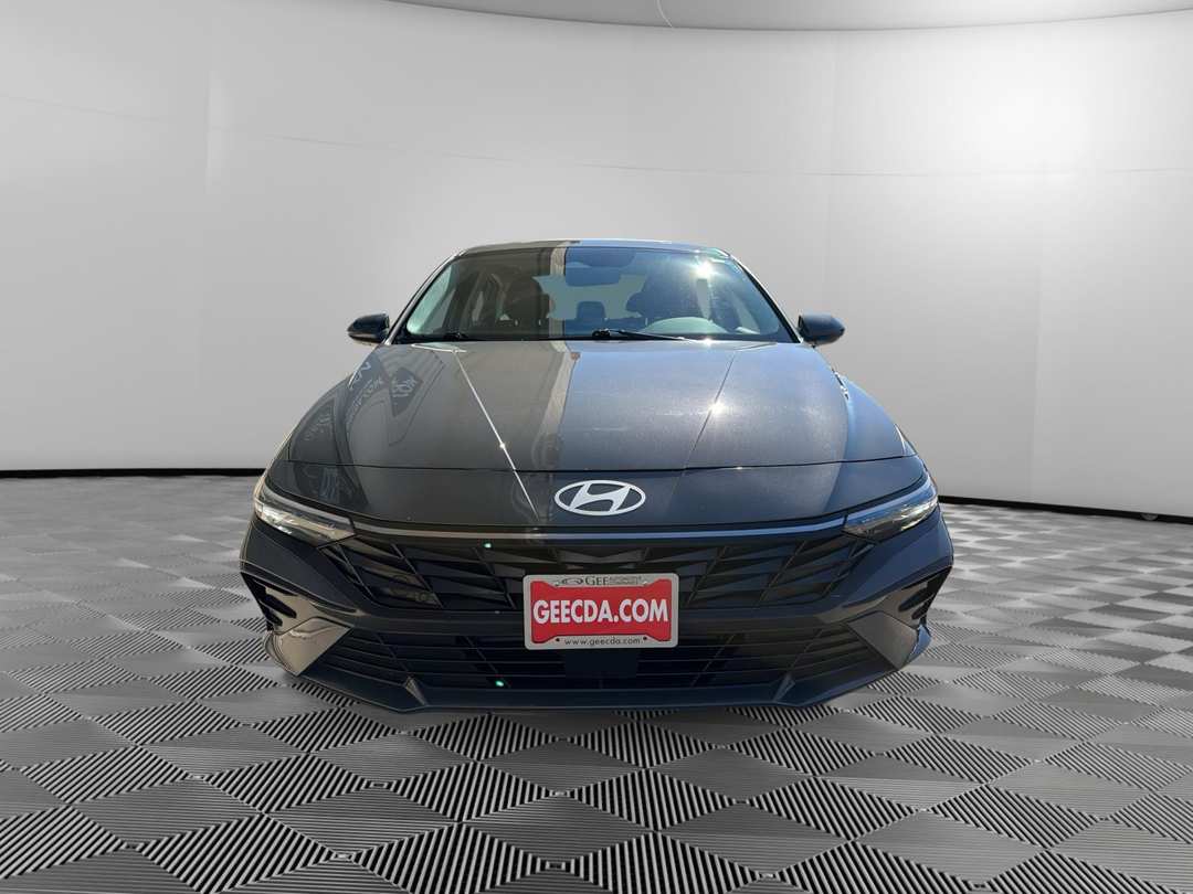 2025 Hyundai Elantra SEL Convenience - Image 2