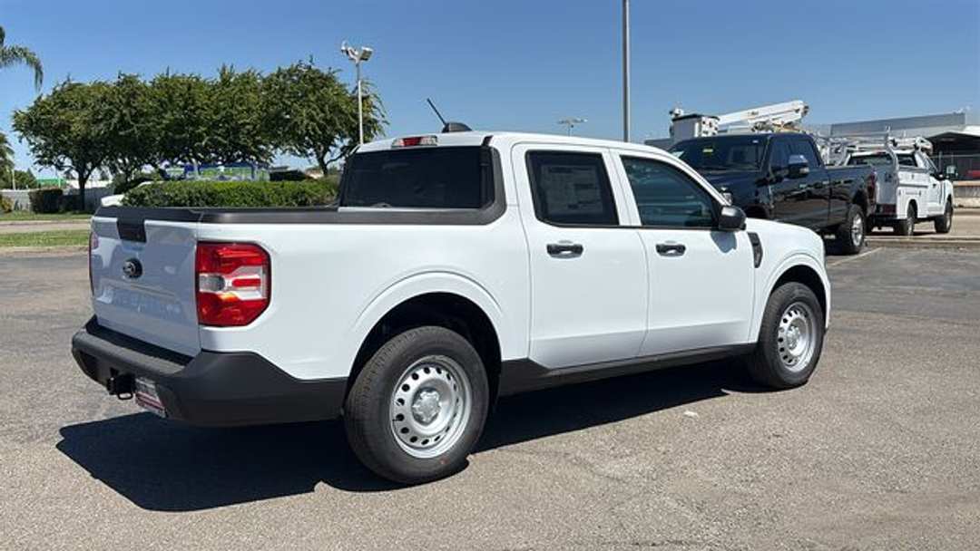 2026 Ford Maverick XL - Image 3
