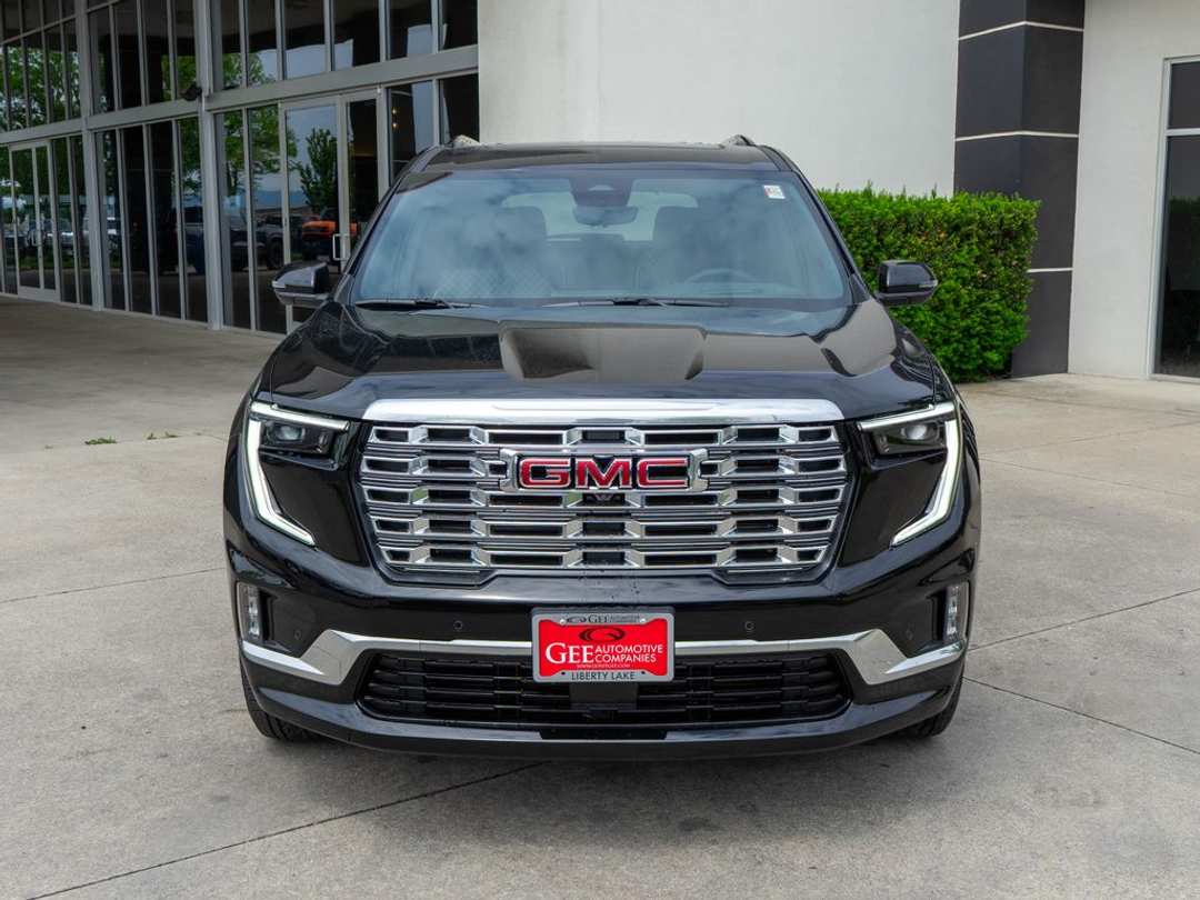 2026 GMC Acadia Denali - Image 2