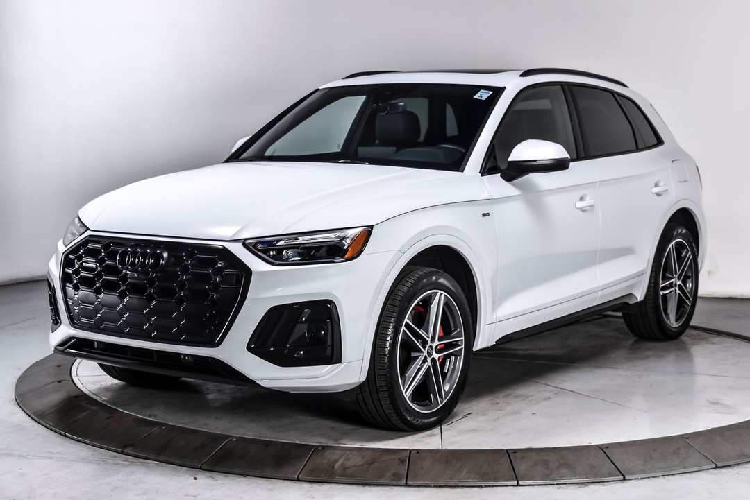 2025 Audi Q5 E 55 Premium Plus - Image 2