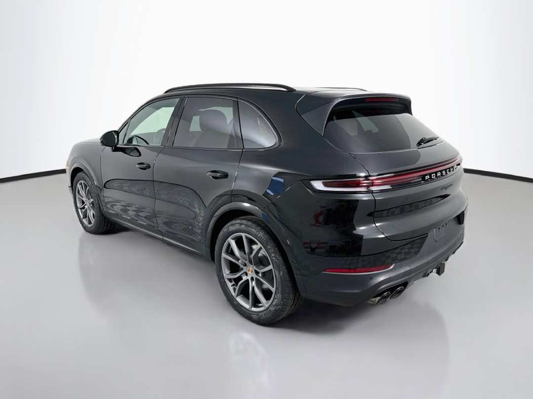 2026 Porsche Cayenne - Image 3