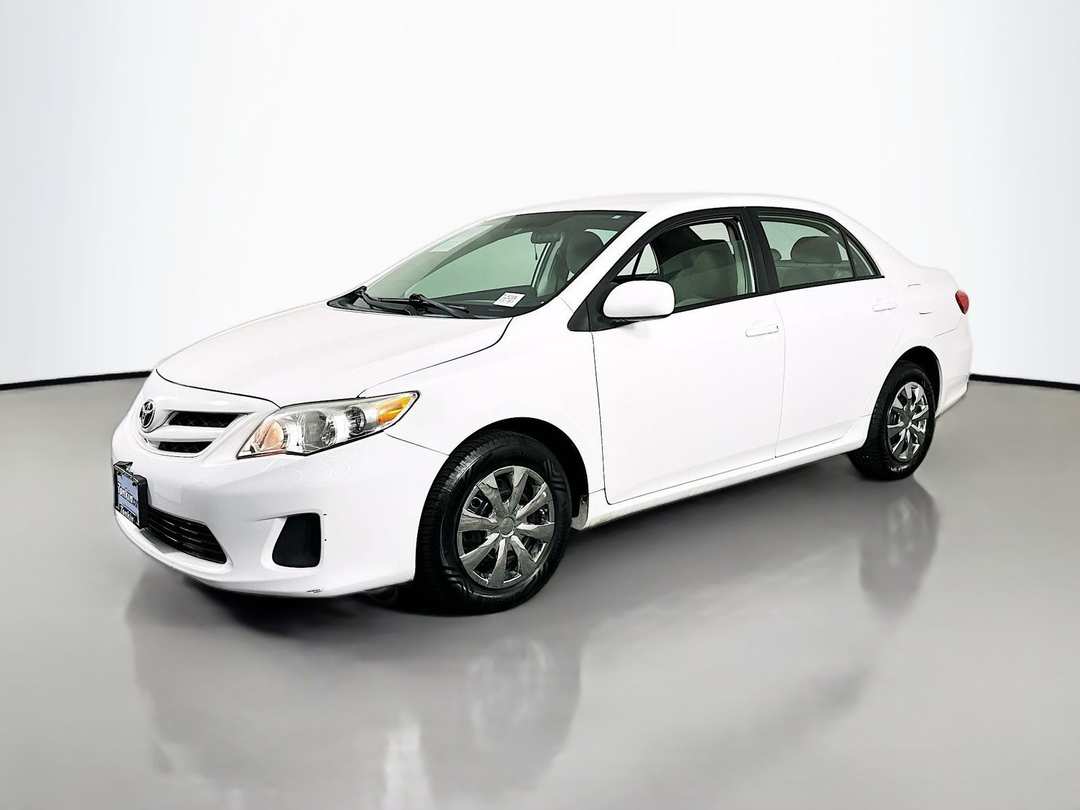 2011 Toyota Corolla LE - Image 3