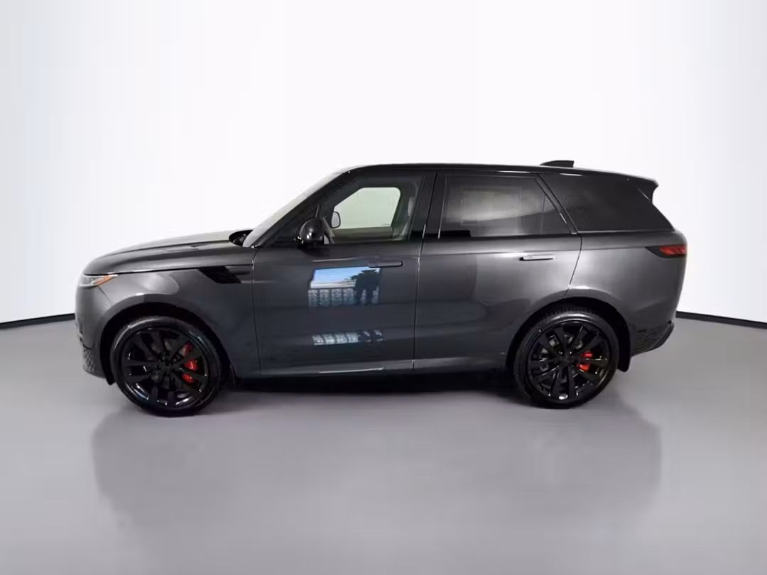 2026 Land Rover Range Rover Sport Dynamic SE - Image 2