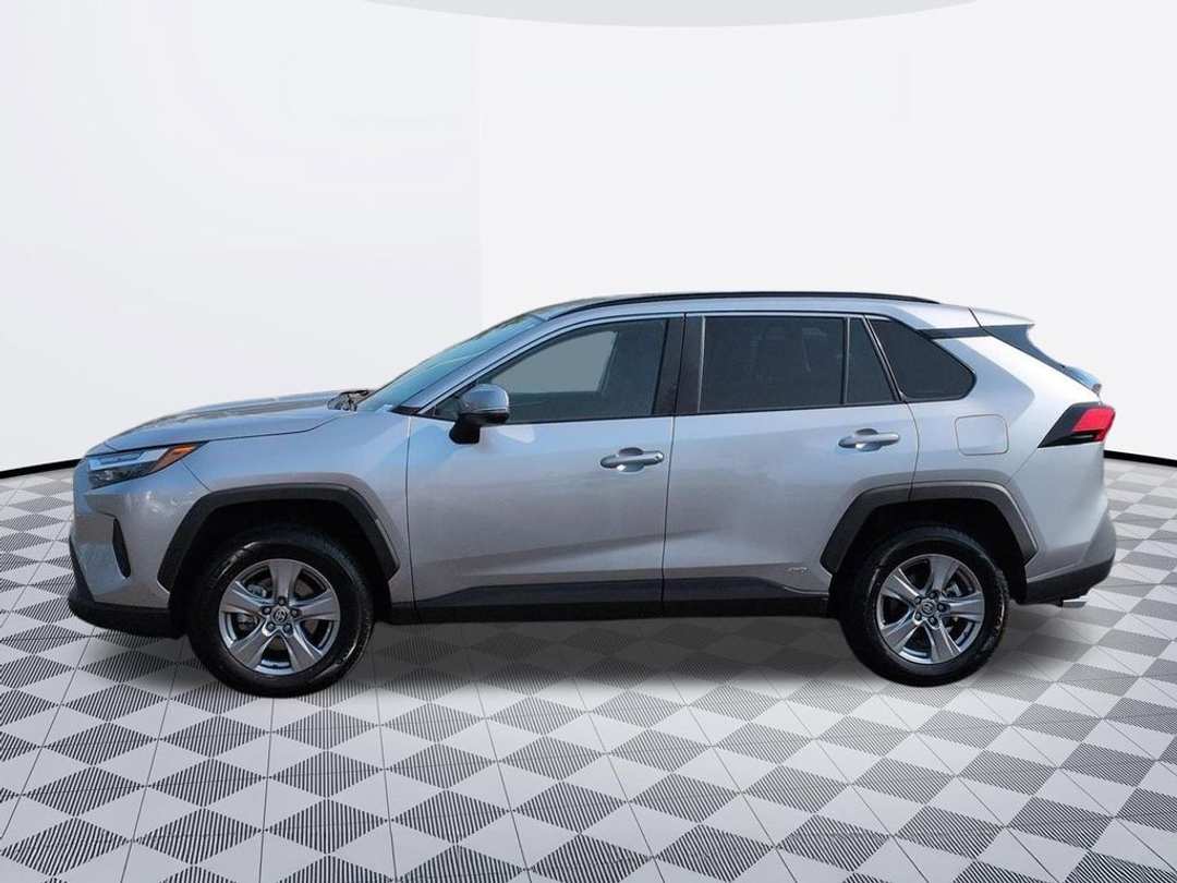 2024 Toyota Rav4 Hybrid LE - Image 2