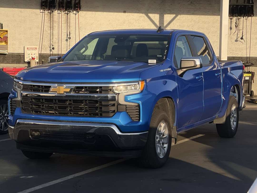2025 Chevrolet Silverado 1500 LT - Image 2