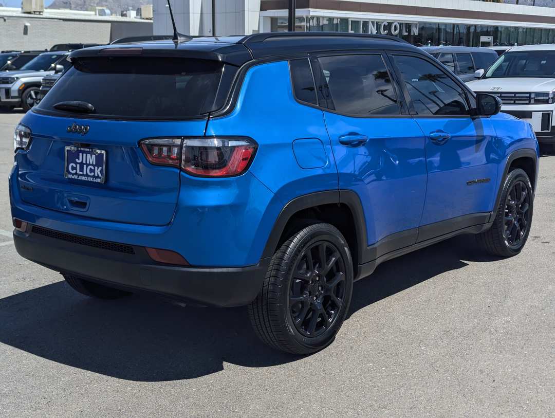 2024 Jeep Compass Latitude - Image 3