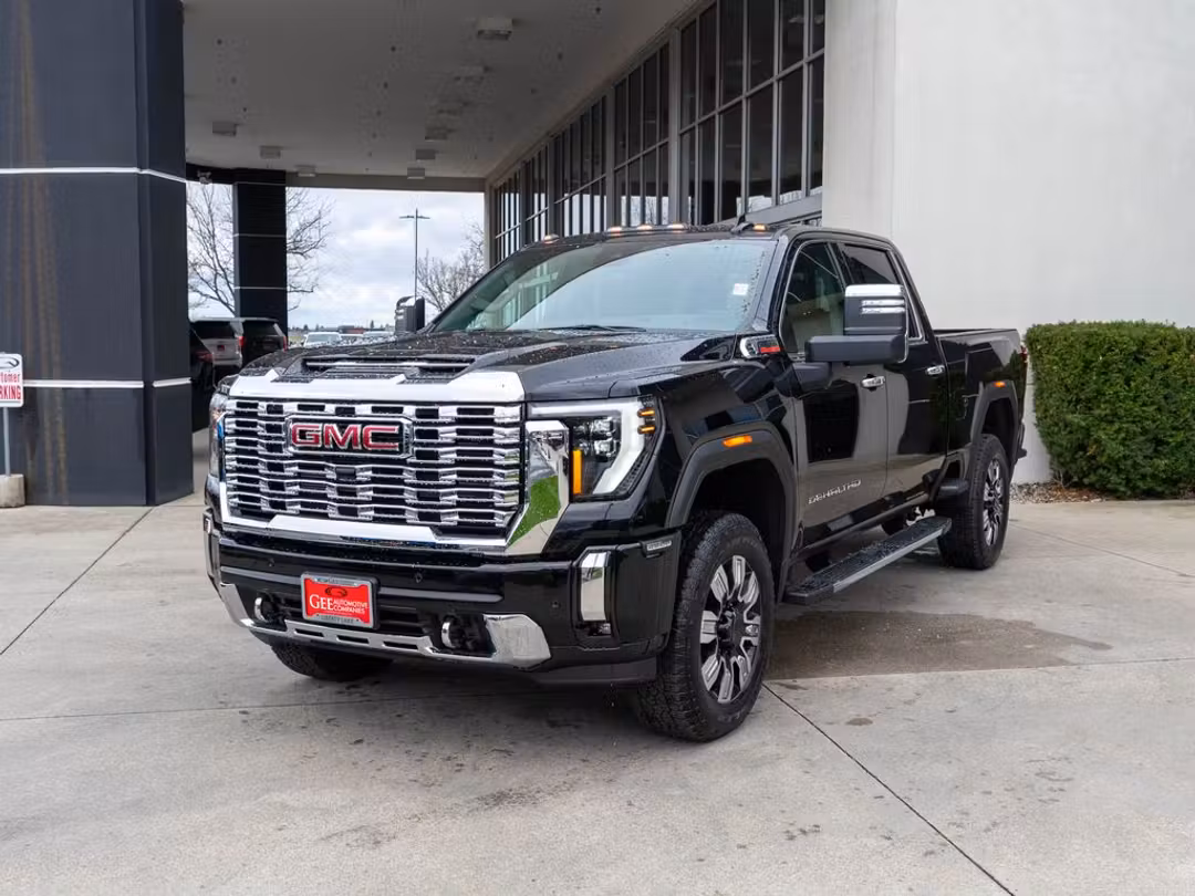 2026 GMC Sierra 2500Hd Denali - Image 3