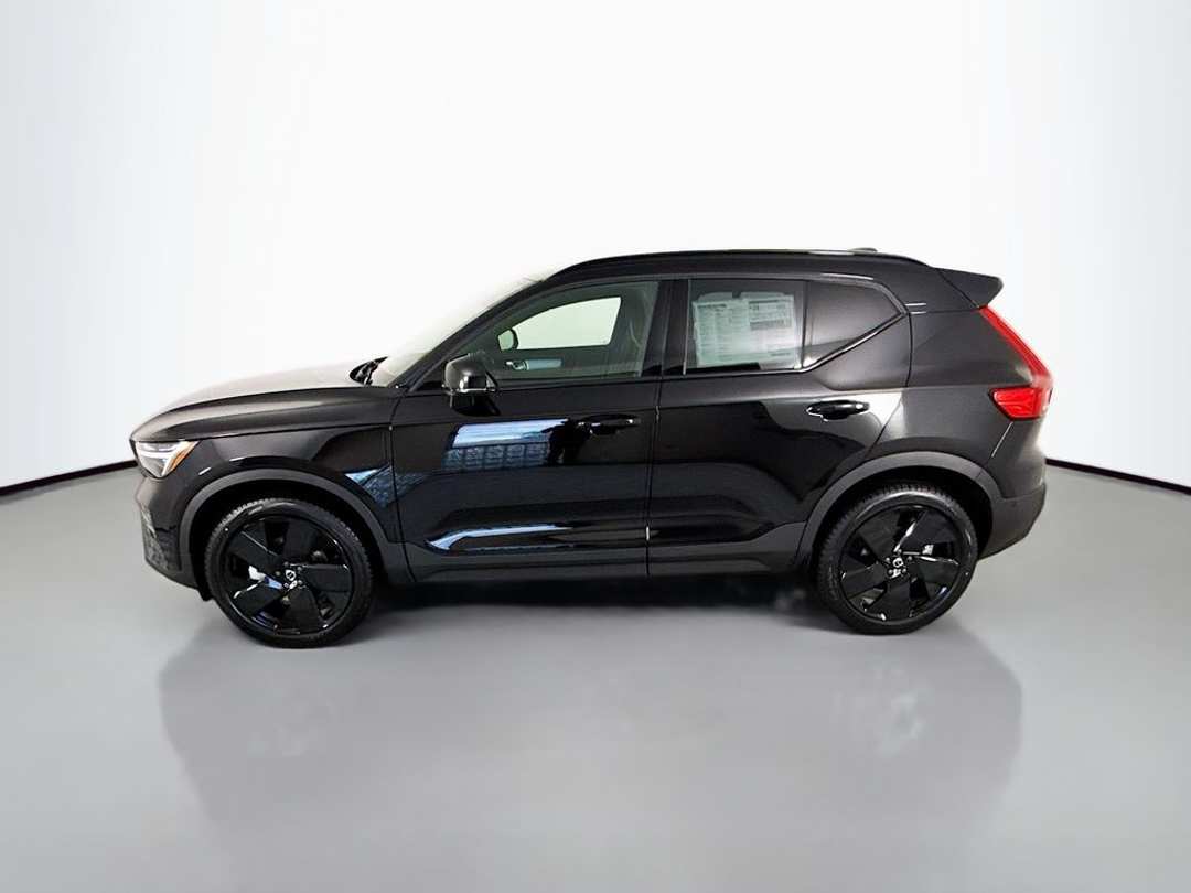 2026 Volvo Xc40 B5 Ultra Black Edition - Image 2