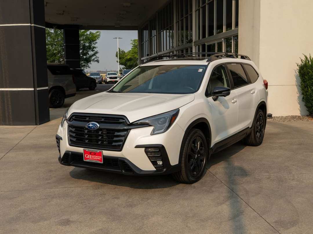 2023 Subaru Ascent Onyx Edition - Image 3