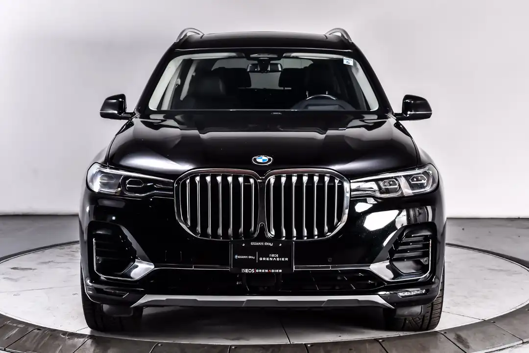 2022 BMW X7 xDrive40i - Image 2